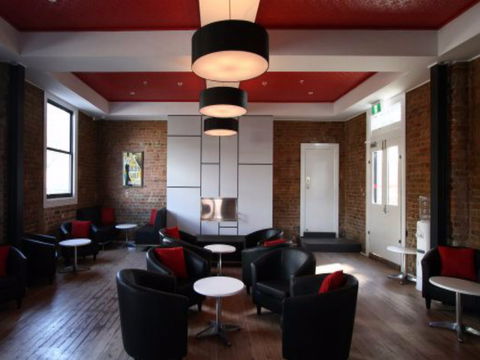 Cow And Calf Hotel - Accommodation Great Ocean Road 1