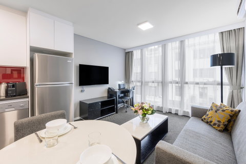 Meriton Suites Adelaide Street, Brisbane - Accommodation Great Ocean Road 2