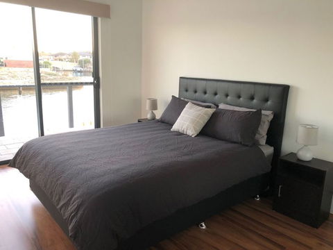 Port Bouvard Retreat - Large Family Friendly Canal Home With Private Jetty - Accommodation Great Ocean Road 1