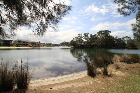 Ray Of Sunshine-Waterfront Reserve - Accommodation Great Ocean Road 1