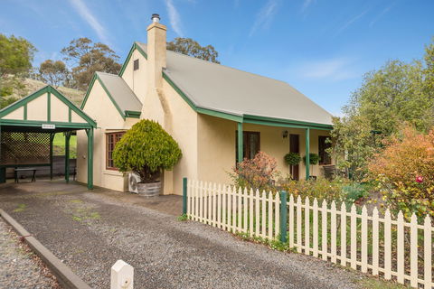 Country Pleasures Bed And Breakfast - Accommodation Great Ocean Road 0