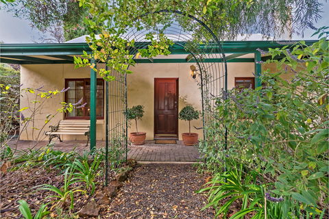 Country Pleasures Bed And Breakfast - Accommodation Great Ocean Road 1