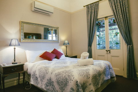 Glenella Guesthouse - Accommodation Great Ocean Road 0
