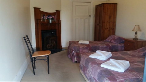 Kitchener Hotel - Accommodation Great Ocean Road 2