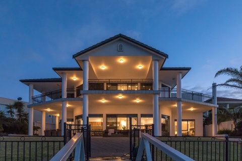 Port Lincoln Marina Luxury Escape - Accommodation Great Ocean Road 0