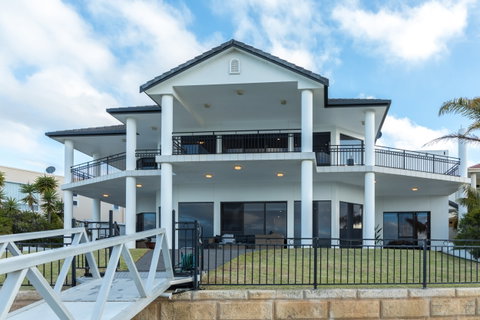 Port Lincoln Marina Luxury Escape - Accommodation Great Ocean Road 1