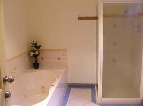Belfast Cottages - Accommodation Great Ocean Road 5