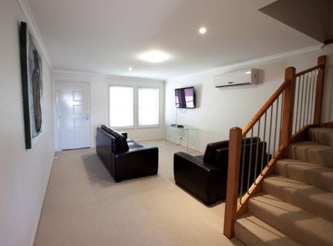 Cardiff Executive Apartments - Accommodation Great Ocean Road 2