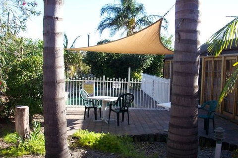 Sovereign Inn Newcastle - Accommodation Great Ocean Road 1