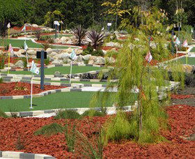 18 Hole Mini Golf - Club Husky - Accommodation Great Ocean Road 0