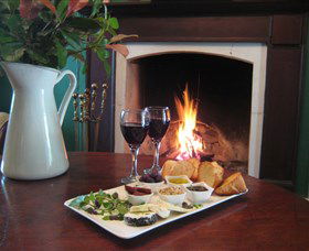 Ambermere Inn - EST 1845 - Accommodation Great Ocean Road 0