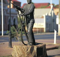 Miners Monument - Accommodation Great Ocean Road