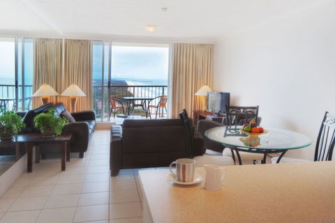 Golden Sands On Main Beach - Accommodation Great Ocean Road 0