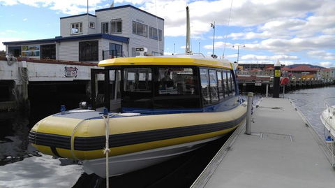 Fresh From The Ocean: Tasmanian Seafood Gourmet Full-Day Cruise Including Lunch - Accommodation Great Ocean Road 2
