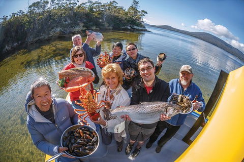 Fresh From The Ocean: Tasmanian Seafood Gourmet Full-Day Cruise Including Lunch - Accommodation Great Ocean Road 12