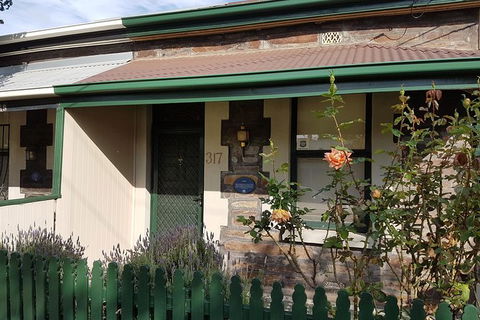 Adelaide Walking Tour: East End Escapade - Accommodation Great Ocean Road 4