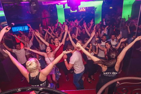 THE HANGOVER CRAWL - CLUB CRAWL SURFERS PARADISE - NIGHTLIFE - CLUBBING - Accommodation Great Ocean Road 1
