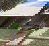 Early Settlers Cottage Solly's Hut - Accommodation Great Ocean Road