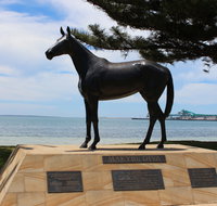 Makybe Diva Statue - Accommodation Great Ocean Road