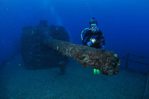 HMAS Brisbane Dive Site - Accommodation Great Ocean Road 1
