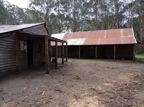 Razorback Hut - Accommodation Great Ocean Road 0