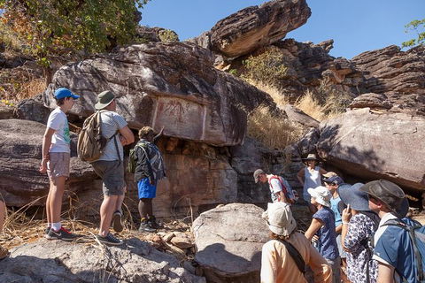 Arnhem Land Injalak Hill Full-Day Tour From Darwin - Accommodation Great Ocean Road 10