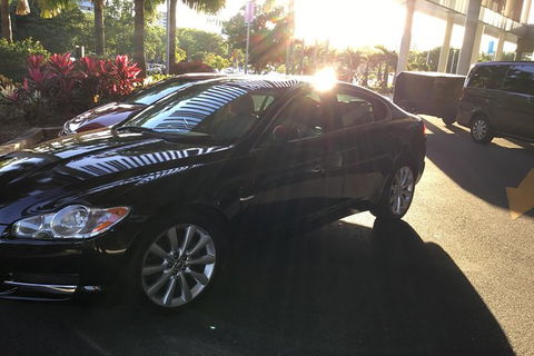 Jaguar Limousine Transfer Cairns Airport To City Or Return - Accommodation Great Ocean Road 3