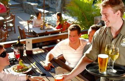 Mona Vale Hotel - Accommodation Great Ocean Road 1