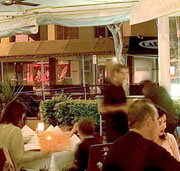 Domanis Cafe Restaurant Bar - Accommodation Great Ocean Road