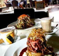 Creme Lounge