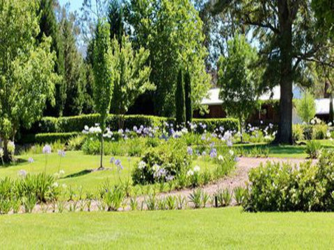 The Paterson Allyn Garden Ramble - Accommodation Great Ocean Road 1