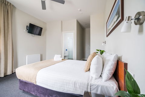 The Huskisson - Accommodation Great Ocean Road 5
