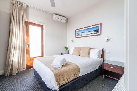 The Huskisson - Accommodation Great Ocean Road 2