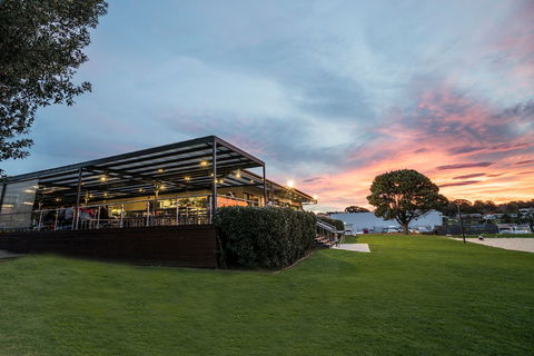 The Huskisson - Accommodation Great Ocean Road 0