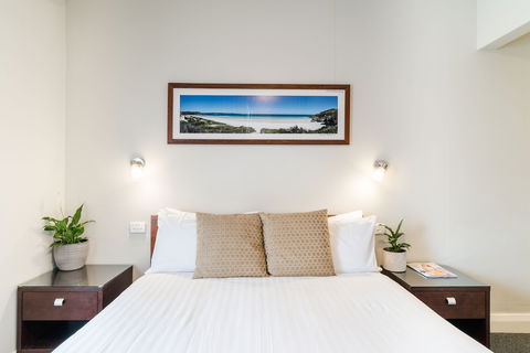 The Huskisson - Accommodation Great Ocean Road 4