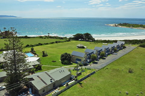 Diamond Island Resort & Bicheno Penguin Show - Accommodation Great Ocean Road 5