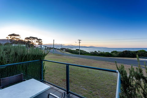 Beachfront At Bicheno - Accommodation Great Ocean Road 4