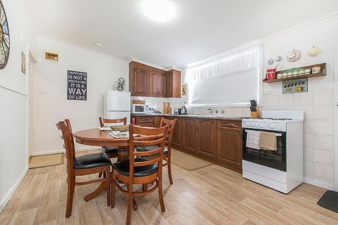 Stoneleigh Cottage Bed & Breakfast - Accommodation Great Ocean Road 5