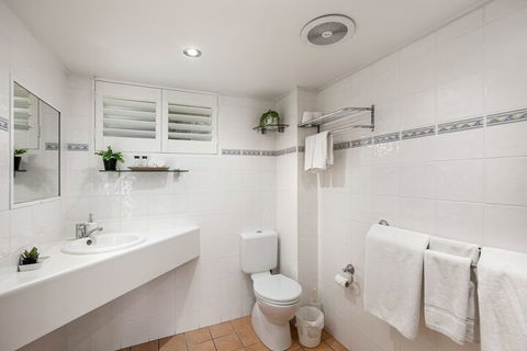 Sunlit Waters Studio Apartments - Accommodation Great Ocean Road 5