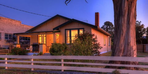Grace's Spa Cottage - Accommodation Great Ocean Road 0