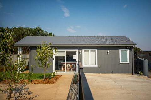 Kirsten Accommodation Parkes - Accommodation Great Ocean Road 0
