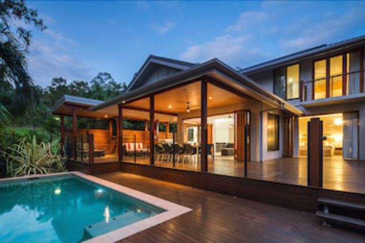 Cairns Northern Beaches QLD Accommodation Great Ocean Road