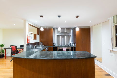 HELENA, 2BDR Fitzroy House - Accommodation Great Ocean Road 5