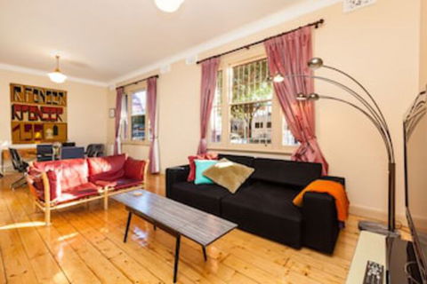 MADELINE, 1BDR Fitzroy Apartment - Accommodation Great Ocean Road 0