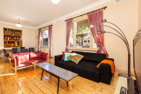 MADELINE, 1BDR Fitzroy Apartment - Accommodation Great Ocean Road 7