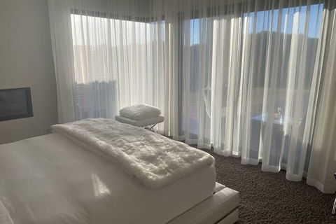 AmarÃ© Beachside Luxury - Accommodation Great Ocean Road 3