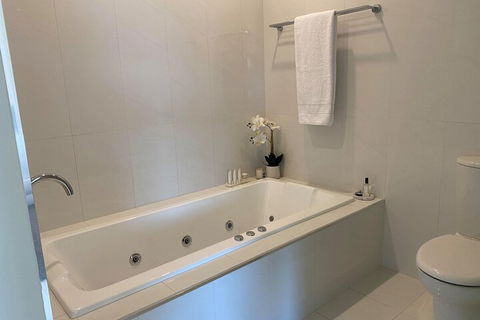 AmarÃ© Beachside Luxury - Accommodation Great Ocean Road 6