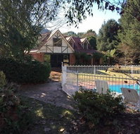 Tudor House - Large Family Home - Accommodation Great Ocean Road