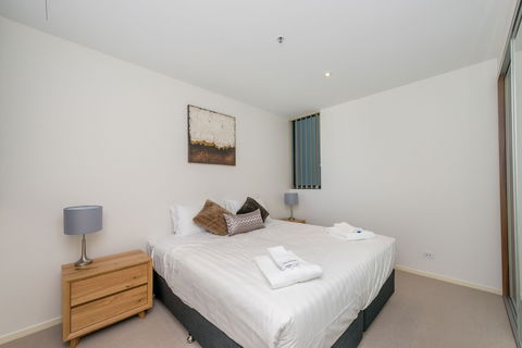 Accommodate Canberra - Manhattan - Accommodation Great Ocean Road 1