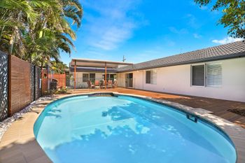 Warana QLD Accommodation Great Ocean Road